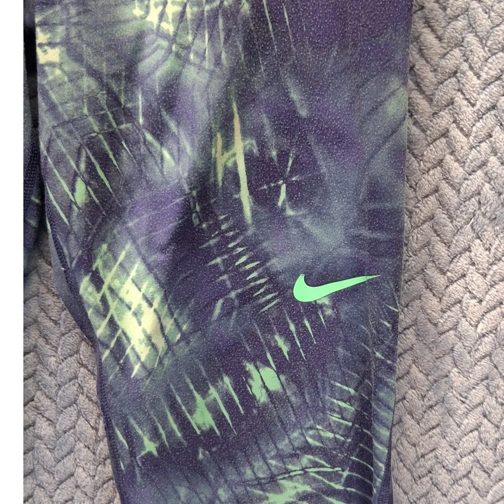 Nike Pro Dri-FIT Leggings Womens Medium Purple Green Palm Print 835620 Yoga Gym